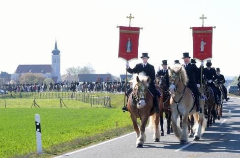 GER Saxony Upper Lusatia Easter rider near Ralbitz or in town riding around the church Easter rider Sorbs Catholics Easter custom Resurrection of Christ 210419 ddbd