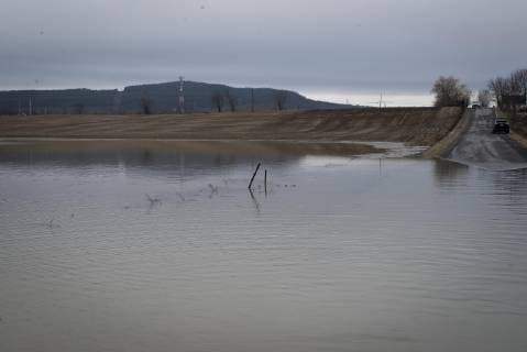 April 21, 2019 - Rigaud, Quebec, Canada - Flooding caused by rain and rising rivers. With evacuation orders in place, hundreds of homes are at risk. Rigaud Canada  - ZUMA 39978078st Copyright: xGilesxCampbellx