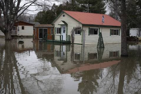 April 21, 2019 - Rigaud, Quebec, Canada - Flooding caused by rain and rising rivers. With evacuation orders in place, hundreds of homes are at risk. Rigaud Canada  - ZUMA 39978085st Copyright: xGilesxCampbellx
