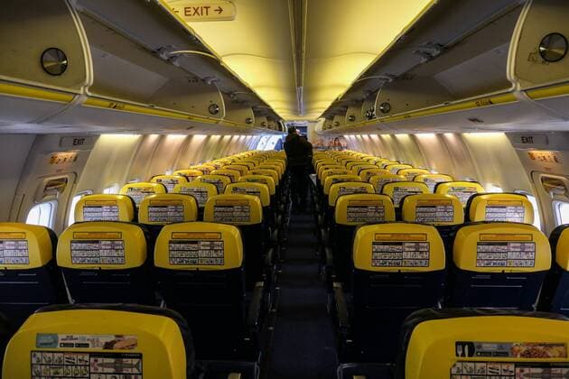 April 16, 2019 - Thessaloniki, Greece - Perspective with the seats and the aisle inside a Ryanair low cost budget airline in the European route FR1818 from Thessaloniki Makedonia Airport SKG LGTS in Greece to Eindhoven Airport EIN EHEH in the Netherlands. The interior of the Boeing 737-800 aircraft with registration EI-EBM is seen during the flight, the seats, the legroom, seatbelt, aisle, spacing, emergency exit, inflight magazine, emergency exit, window view, safety card and air ventilation system and seatbelt fasten sign. Thessaloniki Greece  - ZUMAn230 20190416_zaa_n230_1139 Copyright: xNicolasxEconomoux