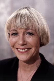 MONIKA LUNDI - Monika Lundi wurde am 06.01.1942 in Berlin geboren. Sie absolvierte an der Hochschule für Bildende Künste in Berlin und studierte dort Graphik. Seit 1968 ist sie als Schauspielerin beim Fernsehen, u. a. in Mord in Frankfurt , Kindergeld , Auf Achse und Krimistunde . Lundi wirkt auch bei Wohltätigkeitsveranstaltungen mit und erhielt mehrere Auszeichnungen, u. a. den Grimme-Preis, den Otto von Bravo (1973) und Bambi. Überschrift: MONIKA LUNDI Copyright: KPA !AUFNAHMEDATUM GESCHÄTZT! UnitedArchives00642987
