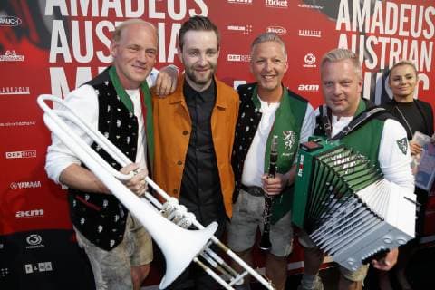 19 AMADEUS Austrian Music Awards 2019 Wien Volkstheater 25 04 2019 Josh Johannes Sumpich Die Edlseer Cari Cari Stephanie Widmer Alexander Köck Alexander Wrabetz Wien Austria AVN101002274252 101