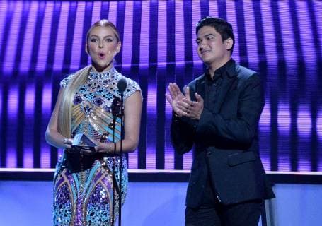 Marjorie De Sousa and Ulices Chaidez present an award onstage during the 26th annual Billboard Latin Music Awards at the Mandalay Bay Events Center in Las Vegas, Nevada on April 25, 2019.  LAV20190425460 JIMxRUYMEN