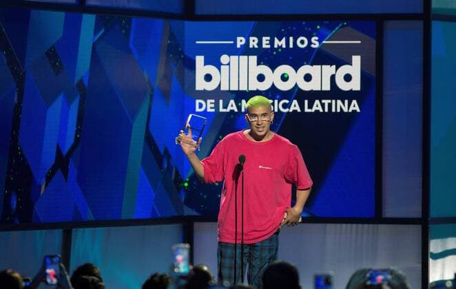 Puerto Rican Trap singer Bad Bunny holds his Social Media Artist of the Year award, during the twenty-first edition of the Billboard Latin Music Awards 2019, which takes place at the Mandalay Bay Hotel and Casino, in Las Vegas, Nevada, USA, 25 April 2019. Billboard Latin Music Awards 2019 !ACHTUNG: NUR REDAKTIONELLE NUTZUNG!  Copyright: xArmandoxArorizox AME5292 20190426-636918578041341530
