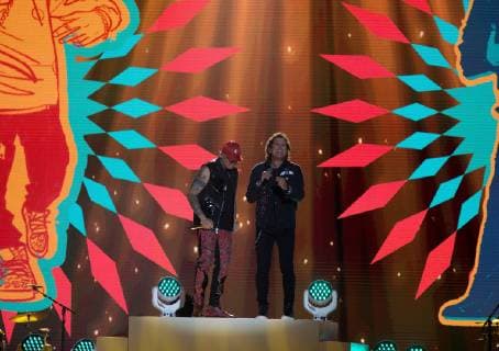 Puerto Rican singer Wisin (L) and Colombian singer Carlos Vives (R) perform on stage during the twenty-first edition of the Billboard Latin Music Awards 2019, which takes place at the Mandalay Bay Hotel and Casino, in Las Vegas, Nevada, USA, 25 April 2019. Billboard Latin Music Awards 2019 !ACHTUNG: NUR REDAKTIONELLE NUTZUNG!  Copyright: xArmandoxArorizox AME5299 20190426-636918585515867228
