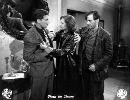 FRAU IM STROM Deutschland 1939 Gerhard Lamprecht FRITZ RASP (Wendelin), HERTHA FEILER (Hannerl), ATTILA HÖRBIGER (Alois) in Frau im Strom , 1939. Regie: Gerhard Lamprecht FRAU IM STROM Deutschland 1939 Copyright: KPA !AUFNAHMEDATUM GESCHÄTZT! Nur redaktionelle Nutzung im Zusammenhang mit dem Film. Editorial usage only and only related to the movie. Im Falle anderer Verwendungen, kontaktieren Sie uns bitte. For other uses, please contact us. UnitedArchives00652324