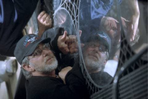 73. Berlinale, Steven Spielberg erhält den Goldenen Ehrenbären für sein Lebenswerk MINORITY REPORT Minority Report USA 2002 Steven Spielberg Regisseur STEVEN SPIELBERG bei den Dreharbeiten. Regie: Steven Spielberg aka. Minority Report MINORITY REPORT USA 2002 Copyright: KPA !AUFNAHMEDATUM GESCHÄTZT! Nur redaktionelle Nutzung im Zusammenhang mit dem Film. Editorial usage only and only related to the movie. Im Falle anderer Verwendungen, kontaktieren Sie uns bitte. For other uses, please contact us. UnitedArchives00655617