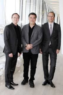 Achim Dobschall, Alan Gilbert und Christoph Lieben-Seutter bei der Pressekonferenz zur Vorstellung des neuen Chefdirigenten in der Elbphilharmonie. Hamburg, 26.04.2019 *** Achim Dobschall Alan Gilbert and Christoph Lieben Seutter at the press conference for the presentation of the new chief conductor in the Elbphilharmonie Hamburg 26 04 2019 Foto:xgbrcix xFuturexImage