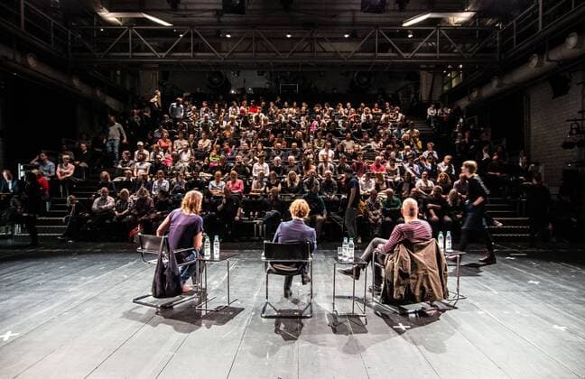 News Themen der Woche KW17 News Bilder des Tages April 27, 2019 - Munich, Bavaria, Germany - Former Greek Finance Minister and famed economist YANIS VAROUFAKIS visited Munich, Germany while on tour for his DiEM Democracy in Europe Movement. The DiEM group is currently campaigning for the European Elections, set to take place from 23-26 May. Among the many themes tackled by Varoufakis, he discussed Brexit, strategies to combat populism, and future challenges of the Eurozone..Varoufakis was the Finance Minister of Greece in 2015 and stepped down after failing to reach a deal with the Troika on the countryÃ¢â‚¬â ¢s bailout program. In 2016, he and SreÄ¡ko Horvat founded DiEM25 in an effort to create a pan-European party to combat the rise of individual, increasingly nationalist and populist parties in Europe. The group has numerous celebrities among its ranks including Noam Chomsky, - ZUMAb160 20190427_zbp_b160_063 Copyright: xSachellexBabbarx