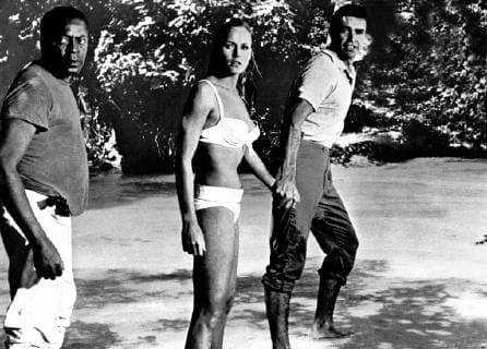 Dr. No Bild: JOHN KITZMILLER, URSULA ANDRESS u. SEAN CONNERY aka. Dr. No James Bond 007 jagt Dr. No Copyright: KPA !AUFNAHMEDATUM GESCHÄTZT! Nur redaktionelle Nutzung im Zusammenhang mit dem Film. Editorial usage only and only related to the movie. Im Falle anderer Verwendungen, kontaktieren Sie uns bitte. For other uses, please contact us. UnitedArchives00888938