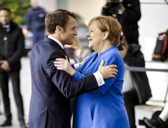 News Themen der Woche KW18 News Bilder des Tages Bundeskanzlerin Angela Merkel, CDU, begruesst Emmanuel Macron, Praesident der Franzoesischen Republik im Bundeskanzleramt, anlaesslich des Westbalkantreffen in Berlin. 29.04.2019. Berlin Deutschland *** Chancellor Angela Merkel welcomes Emmanuel Macron, President of the French Republic, to the Federal Chancellery on the occasion of the Western Balkans meeting in Berlin 29 04 2019 Berlin Germany Copyright: xFelixxZahn photothek.netx
