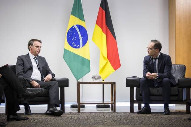 News Themen der Woche KW18 News Bilder des Tages Bundesaussenminister Heiko Maas (R), SPD, trifft sich mit Jair Messias Bolsonaro (L), Praesident von Brasilien, in Brasilia, 30.04.2019. Heiko Maas reist im Rahmen seiner Reise nach Lateinamerika Brasilien, Kolumbien und Mexiko. Brasilia Brazil *** Federal Foreign Minister Heiko Maas R SPD meets with Jair Messias Bolsonaro L President of Brazil in Brasilia 30 04 2019 Heiko Maas travels to Latin America Brazil Colombia and Mexico Brasilia Brazil Brazil as part of his trip Copyright: xFlorianxGaertner photothek.netx