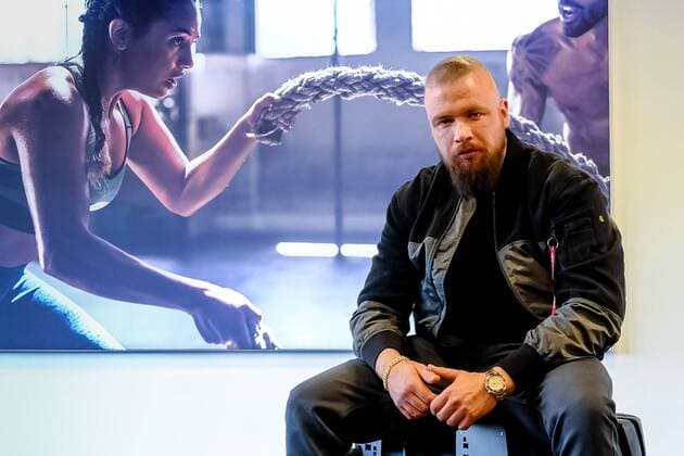 Am 01.05.2019 kam der Rapper Kollegah mit seiner Crew zur Eröffnung der neuen Fitness Arena nach Radebeul Sachsen. Kollegah in Radebeul *** On 01 05 2019 the rapper Kollegah came with his crew to the opening of the new Fitness Arena in Radebeul Sachsen Kollegah in Radebeul.