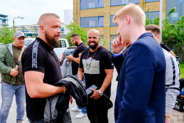 Am 01.05.2019 kam der Rapper Kollegah mit seiner Crew zur Eröffnung der neuen Fitness Arena nach Radebeul Sachsen. Kollegah in Radebeul *** On 01 05 2019 the rapper Kollegah came with his crew to the opening of the new Fitness Arena in Radebeul Sachsen Kollegah in Radebeul.