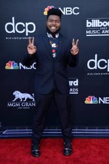 Khalid arrives for the 2019 Billboard Music Awards at the MGM Grand Garden Arena in Las Vegas, Nevada on May 1, 2019.  LAV20190501061 JIMxRUYMEN