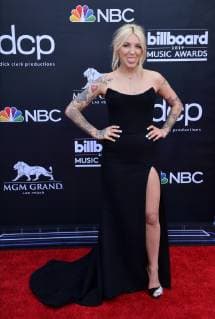 Julia Michaels arrives for the 2019 Billboard Music Awards at the MGM Grand Garden Arena in Las Vegas, Nevada on May 1, 2019.  LAV20190501151 JIMxRUYMEN