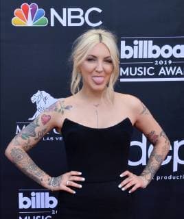 Julia Michaels arrives for the 2019 Billboard Music Awards at the MGM Grand Garden Arena in Las Vegas, Nevada on May 1, 2019.  LAV20190501152 JIMxRUYMEN