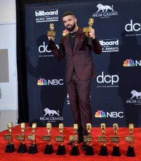 Drake appears backstage after winning the awards for Top Artist, Top Male Artist and Top Billboard 200 Album for Scorpion, during the 2019 Billboard Music Awards at the MGM Grand Garden Arena in Las Vegas, Nevada on May 1, 2019.  LAV20190501206 JIMxRUYMEN