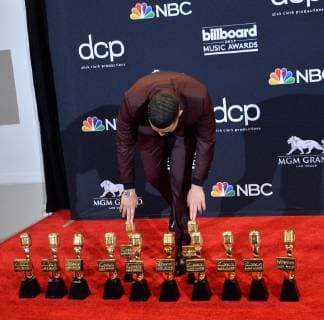 Drake appears backstage after winning the awards for Top Artist, Top Male Artist and Top Billboard 200 Album for Scorpion, during the 2019 Billboard Music Awards at the MGM Grand Garden Arena in Las Vegas, Nevada on May 1, 2019.  LAV20190501208 JIMxRUYMEN