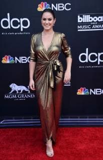 Donna Farizan arrives for the 2019 Billboard Music Awards at the MGM Grand Garden Arena in Las Vegas, Nevada on May 1, 2019.  LAV20190501254 JIMxRUYMEN