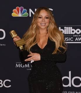 May 1, 2019 - Las Vegas, NV, USA - LAS VEGAS, NEVADA - MAY 01: Mariah Carey poses with the Icon Award in the press room during the 2019 Billboard Music Awards at MGM Grand Garden Arena on May 01, 2019 in Las Vegas, Nevada. Photo: imageSPACE Las Vegas USA - ZUMAs181 20190501_zea_s181_264 Copyright: xImagespacex