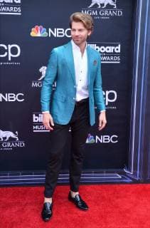 Jaymes Vaughan arrives for the 2019 Billboard Music Awards at the MGM Grand Garden Arena in Las Vegas, Nevada on May 1, 2019.  LAV20190501431 JIMxRUYMEN
