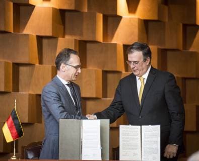 Federal Foreign Minister Heiko Maas L SPD and Marcelo Luis Ebrard Casaubon R Mexican Foreign Minister sign Memorandum of Understanding on German-Mexican cooperation in Mexico City 02 05 2019 Heiko Maas travels to Latin America Brazil Colombia and Mexico Mexico City of Mexico Copyright: xFlorianxGaertner photothek.netx