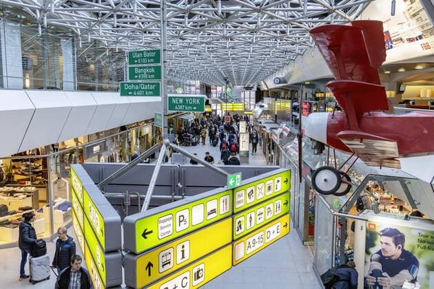 DEU Deutschland Berlin 25 03 2019 Airport Berlin Tegel Airport TXL EDDT Terminal with shops