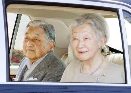 Ex-Emperor Akihito Former Japanese Emperor Akihito and his wife former Empress Michiko arrives at Tokyo Lawn Tennis Club on May 5, 2019, in their first public appearance since his abdication on April 30. 