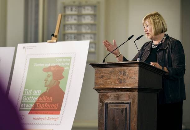 News Themen der Woche KW19 News Bilder des Tages Bettina Hagedorn, Parlamentarische Staatssekraerin im BMF, Spricht bei der Vorstellung des Sonderpostwwertzeichens von Huldrych Zwingel - 500 Jahre Zuericher und oberdeutscher Reformation in der Franzâˆöâˆ‚sischen Friesdrichstadtkirche in Berlin. 06.05.2019. Berlin Deutschland *** Bettina Hagedorn Parliamentary State Secretary in the Federal Ministry of Finance Speaking at the presentation of the special postage stamp of Huldrych Zwingel 500 Years of Zurich and Upper German Reformation in the Franzâˆöâˆsischen Friesdrichstadtkirche in Berlin 06 05 2019 Berlin Germany Copyright: xFelixxZahn photothek.netx