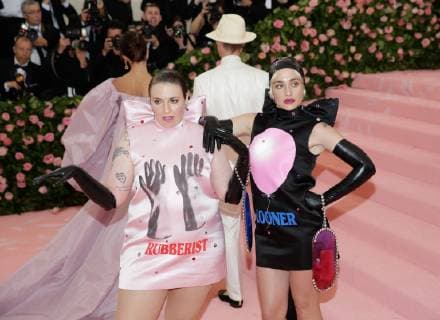 Jemima Kirke, Lena Dunham arrive on the red carpet at The Metropolitan Museum of Art s Costume Institute Benefit Camp: Notes on Fashion at Metropolitan Museum of Art in New York City on May 6, 2019.  NYP20190506295 JOHNxANGELILLO