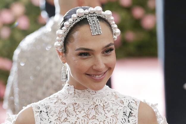 Gal Gadot arrives on the red carpet at The Metropolitan Museum of Art s Costume Institute Benefit Camp: Notes on Fashion at Metropolitan Museum of Art in New York City on May 6, 2019.  NYP2019050946 JOHNxANGELILLO