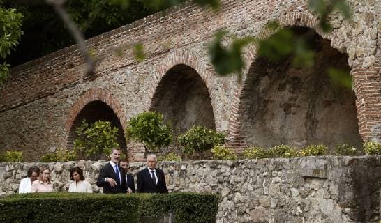 King Felipe VI of Spain (3R) chats with and Secretary General of the Council of Europe, Thorbjorn Jagland (R), at the end of the 13th edition of the Carlos V European Awards at Yuste Monastery in Cuacos de Yuste, Spain, 09 May 2019. This year s award has been granted to the Cultural Routes of the Council of Europe. Carlos V European Awards !ACHTUNG: NUR REDAKTIONELLE NUTZUNG!  Copyright: xJavierxLizonx GRAF6797 20190509-636930090659435453