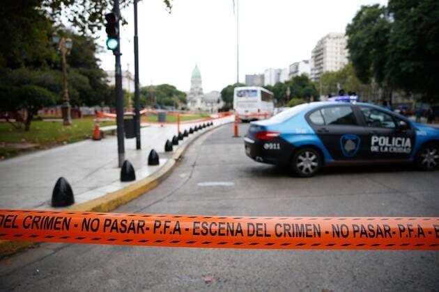News Themen der Woche KW19 News Bilder des Tages Argentinien, Schüsse vor Parlament in Buenos Aires Members of the Federal Argentine Police work near the Congress of the Nation, where the Argentine deputy Héctor Olivares, of the Radical Civic Union (UCR), which is part of the ruling party, was attacked in Buenos Aires, Argentina, on 9 May 2019. Olivares is in serious condition after being shot while accompanied by another person, who died. Argentine official deputy in shooting attack !ACHTUNG: NUR REDAKTIONELLE NUTZUNG!  Copyright: xJUANxIGNACIOxRONCORONIx AME707 20190509-636930192721811556