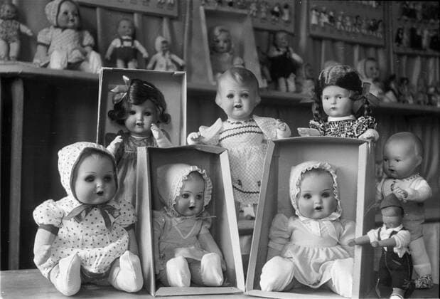 Germany - Deutschland ca. 1950, Puppen der Spielzeugfabrik in Thüringen, Sonneberg, Sonneberg Thüringen Deutschland *** Germany Germany ca 1950 dolls of the toy factory in Thuringia Sonneberg Sonneberg Thuringia Germany Copyright: ErichxAndres UnitedArchives90062_00648494