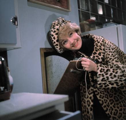 breakfast in double bed liselotte powder liana clausen in fur coat united archives kpa grimm 30687 film television comedy 60s portrait fur coat Germany 1963 Copyright: ArthurxGrimm UnitedArchives00666235