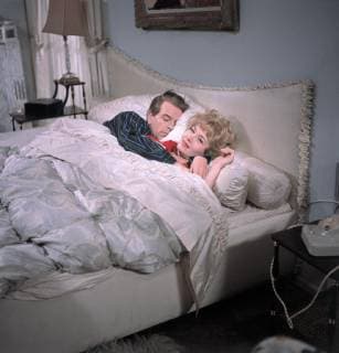 breakfast in double bed D 1963 Axel von Ambesser O W FISCHER Henry Clausen and LISELOTTE PULVER Liane Clausen in bed film television comedy 60s couple bed scene Germany 1963 Copyright: ArthurxGrimm UnitedArchives00666242