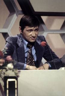 RAINER WERNER FASSBINDER The young director RAINER WERNER FASSBINDER as a strategy guest in the quiz show Dalli Dalli 1974 Copyright: ArthurxGrimm UnitedArchives00670486