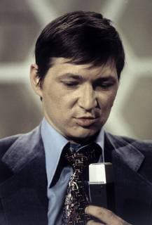 RAINER WERNER FASSBINDER young director RAINER WERNER FASSBINDER as strategy guest in the quiz show Dalli Dalli 1974 Copyright: ArthurxGrimm UnitedArchives00670487