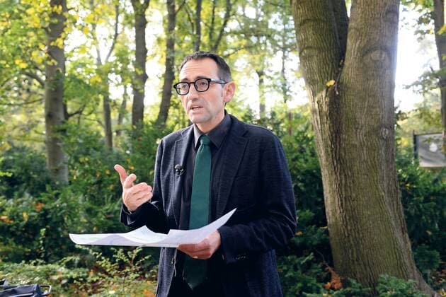 District Mayor of Berlin Mitte Stephan von Dassel at a PK in the Tiergarten on the subject of homeless people in Park Berlin Berlin Germany Copyright: xMikexWolffx