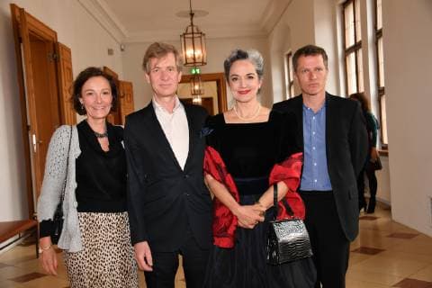 Patricia von Taufkirchen Irina Wanka with company and Markus Böttcher Award of the Social Medal Bavarian State Medal for Social Services Max Joseph Saal Residenz Munich 13 May 2019