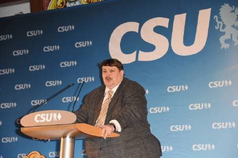 Dr. hc.Bernd Posselt, CSU-Spitzenkandidat für die Europawahl in Muenchen Muenchen 13 05.19 im Hofbreukeller, Oeffentliche Europa-Kundgebung des CSU-Bezirksverbandes Muenchen Europa *** Dr hc Bernd Posselt, CSU top candidate for the European elections in Munich Munich 13 05 19 in the Hofbreukeller, public European rally of the CSU District Association Munich Europe