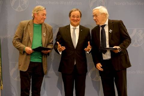 14 05 2019, Düsseldorf NRW Minister President Armin Laschet awards the Order of Merit of the State of North Rhine-Westphalia to Christoph Biemann and Armin Maiwald, Cologne For decades, the presenters of the programme with the mouse have been impressively successful in presenting basic facts to young people in North Rhine-