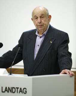 14.05.2019, Niedersaechsischer Landtag, Hannover, Sitzung des Niedersaechsischen Landtages im Plenarsaal zum Niegersaechsichen Polizei Gesetz, im Bild Prof. Guy Stern bei seiner Rede Niedersaechsischer Landtag NPoG *** 14 05 2019, Niedersaechsischer Landtag, Hanover, Session of the Niedersaechsischer Landtag in the plenary hall of the Niegersaechischen Polizei Gesetz (Niegersaechsichen Police Law), in the picture Prof. Guy Stern during his speech Niedersaechsischer Landtag NPoG (Lower Saxony Parliament NPoG)