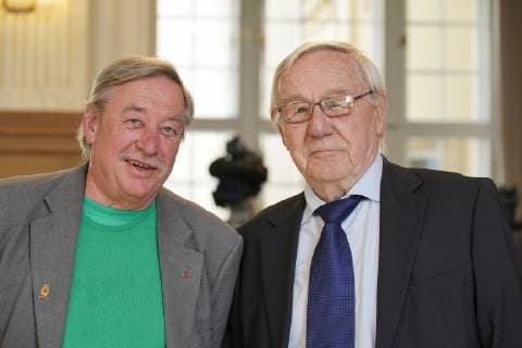 Christoph Biemann and Armin Maiwald, Cologne WDR, Programme mit der Maus Received the State Order of Merit from Prime Minister Armin Laschet CDU on 14 05 2019 in Düsseldorf It is one of the highest awards in North Rhine-Westphalia The state thus honours citizens for their extraordinary services and outstanding commitment to society from Düsseldorf NRW Germany