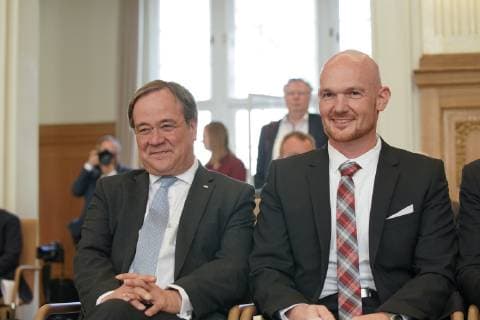 Dr Alexander Gerst, Cologne, astronaut, ISS, ESA, DLR, research mission Horizons Received the State Order of Merit from Prime Minister Armin Laschet CDU on 14 05 2019 in Düsseldorf It is one of the highest honours in North Rhine-Westphalia The state thus honours citizens for their extraordinary services and outstanding commitment to society from Düsseldorf NRW Germany