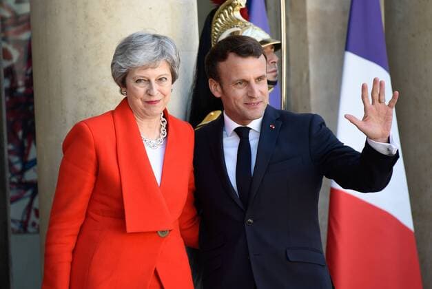 News Themen der Woche KW20 News Bilder des Tages Emmanuel Macron ( president de la Republique ) - Theresa MAY ( Premiere ministre du Royaume Uni ) NEWS : Appel de Christchurch - Paris - 15 05 2019 FedericoPestellini Panoramic 