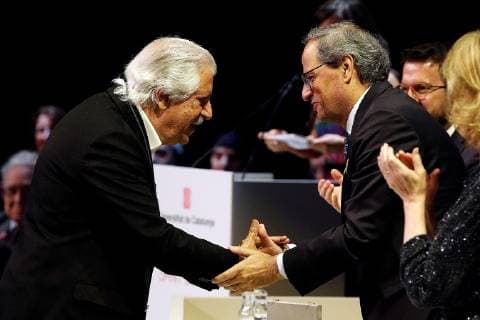 Spanish designer and illustrator Lluis Juste de Nin (L) receives from Catalan regional President Quim Torra (2-R) the Cross of Saint George award at a ceremony in Barcelona, Catalonia, north eastern Spain, 16 May 2019. The Cross of Saint George award is handed by the Catalan regional Government to important personalities and social entities for their contributions in Catalonia. Cross of Saint George in Barcelona !ACHTUNG: NUR REDAKTIONELLE NUTZUNG!  Copyright: xAlejandroxGarciax GRAFCAT9199 20190516-636936356027188872