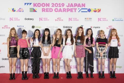 May 17, 2019 - Chiba, Japan - Members of the South Korean girl group Cherry Bullet pose for the cameras during a red carpet for the KCON 2019 Japan in Makuhari Messe Convention Center. The KCON aims to promote South Korea s culture including K-Pop, fashion, food, and tv shows in Japan. The culture festival is held from May 17 to 19. Chiba Japan - ZUMAm191 20190517_zap_m191_035 Copyright: xRodrigoxReyesxMarinx