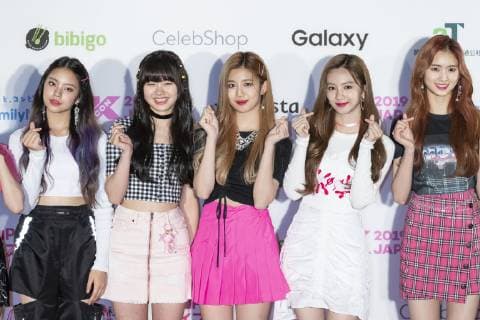May 17, 2019 - Chiba, Japan - Members of the South Korean girl group Cherry Bullet pose for the cameras during a red carpet for the KCON 2019 Japan in Makuhari Messe Convention Center. The KCON aims to promote South Korea s culture including K-Pop, fashion, food, and tv shows in Japan. The culture festival is held from May 17 to 19. Chiba Japan - ZUMAm191 20190517_zap_m191_033 Copyright: xRodrigoxReyesxMarinx
